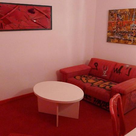 Hotel Le Coin Des Halles Cahors Bagian luar foto