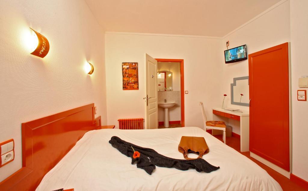 Hotel Le Coin Des Halles Cahors Ruang foto